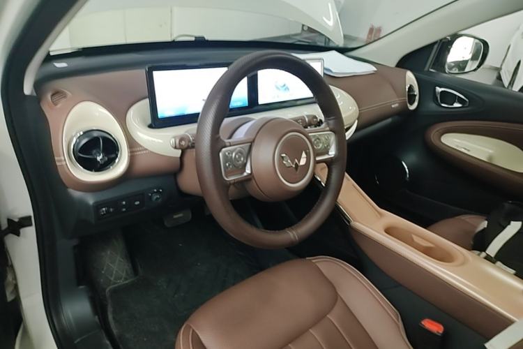 Used Wuling Bingo 2025 333 km Lingxi Connected Version Center Console