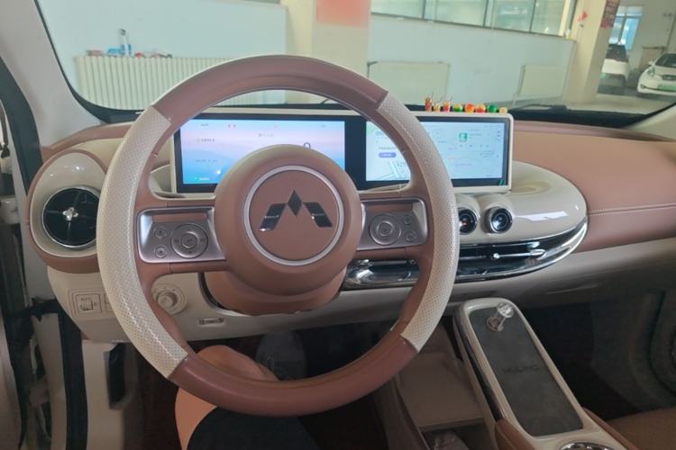 Used Wuling Bingo 2025 333 km Lingxi Connected Version Center Console