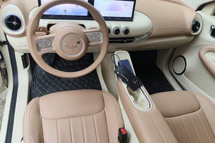 Used Wuling Bingo 2025 333 km Lingxi Connected Version Center Console