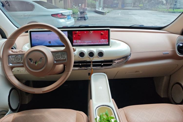 Used Wuling Bingo 2025 333 km Lingxi Connected Version Center Console