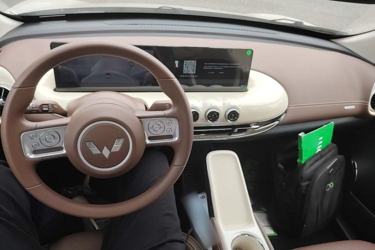 Used Wuling Bingo 2025 333 km Lingxi Connected Version Center Console