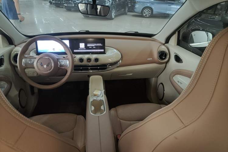 Used Wuling Bingo 2025 333 km Lingxi Deluxe Edition Center Console
