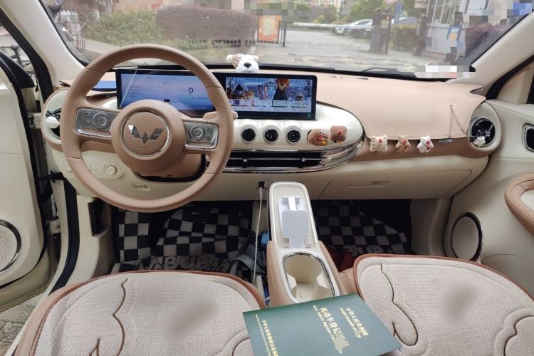 Used Wuling Bingo 2025 333 km Lingxi Deluxe Edition Center Console