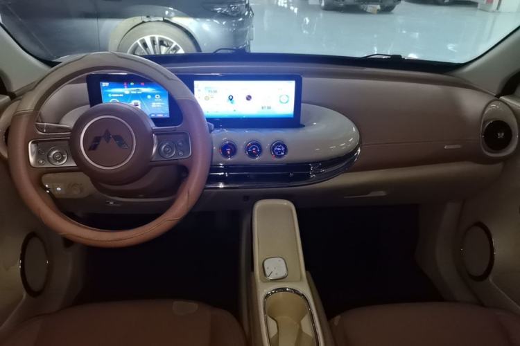 Used Wuling Bingo 2025 333 km Lingxi Connected Version Center Console