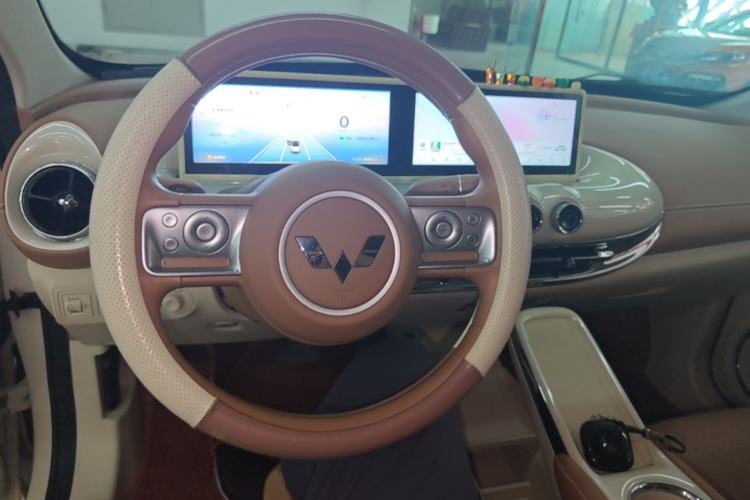 Used Wuling Bingo 2025 333 km Lingxi Connected Version Center Console