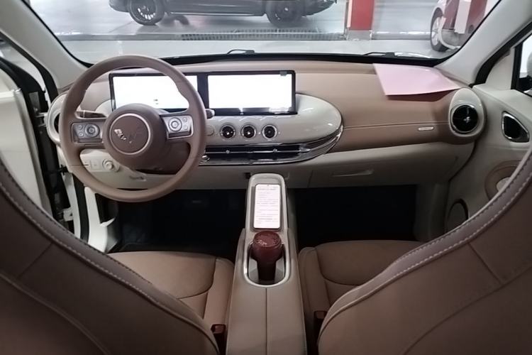 Used Wuling Bingo 2025 333 km Lingxi Connected Version Center Console