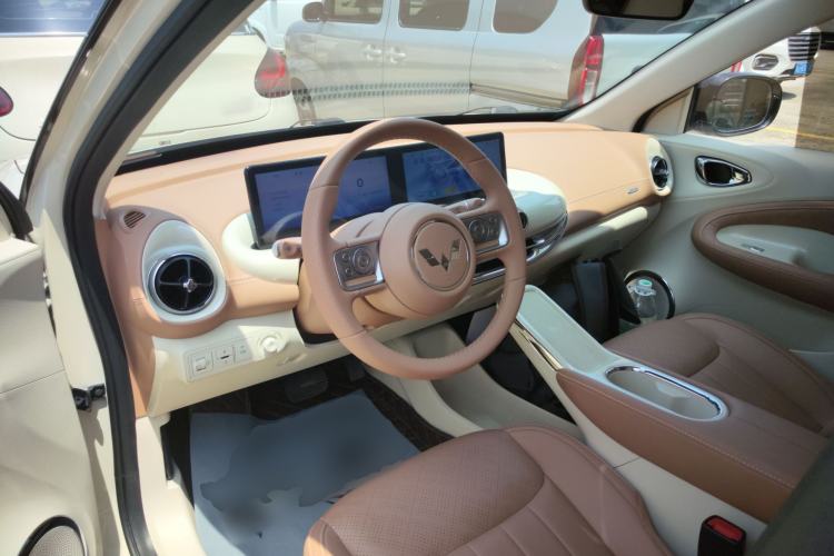 Used Wuling Bingo 2025 410 km Lingxi Deluxe Edition Center Console