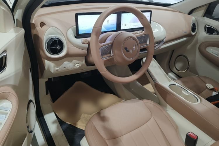 Used Wuling Bingo 2025 410 km Lingxi Deluxe Edition Center Console