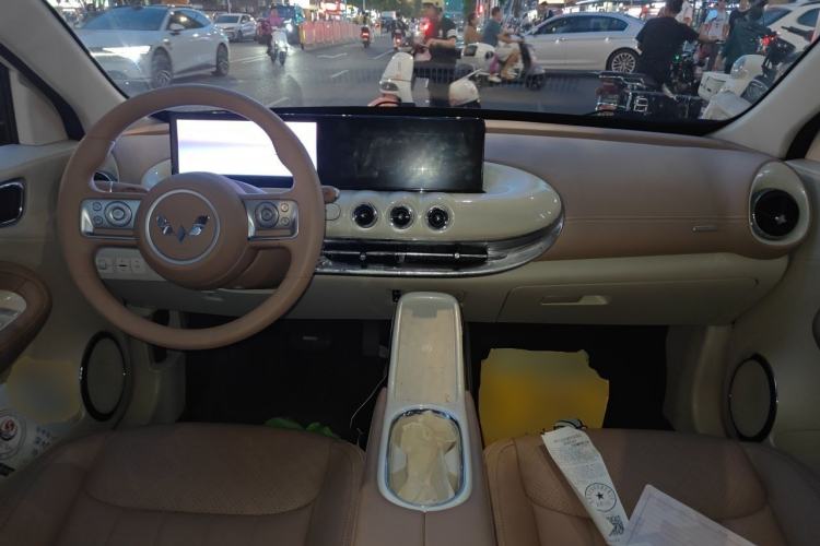 Used Wuling Bingo 2025 333 km Lingxi Connected Version Center Console