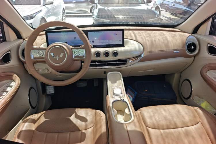 Used Wuling Bingo 2025 410 km Lingxi Deluxe Edition Center Console