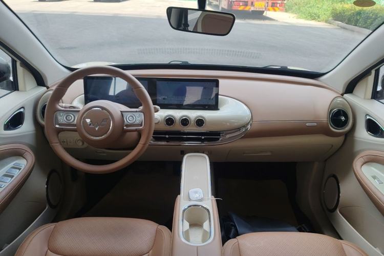 Used Wuling Bingo 2025 333 km Lingxi Deluxe Edition Center Console