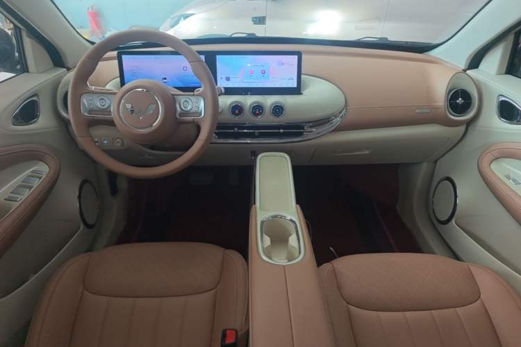 Used Wuling Bingo 2025 410 km Lingxi Deluxe Edition Center Console