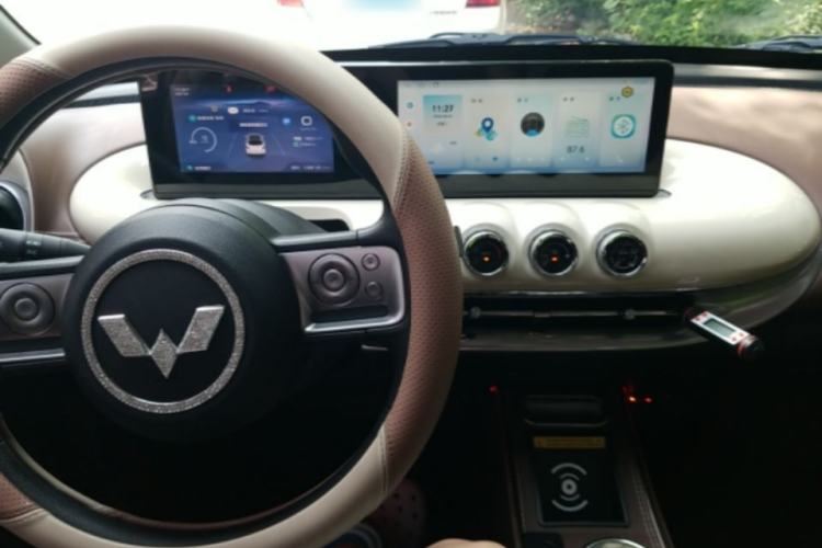 Used Wuling Bingo 2025 333 km Lingxi Connected Version Center Console