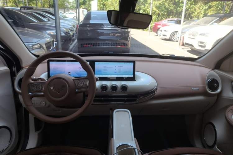 Used Wuling Bingo 2025 333 km Lingxi Connected Version Center Console