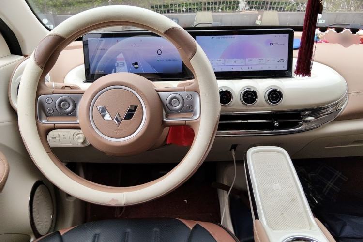 Used Wuling Bingo 2025 333 km Lingxi Connected Version Center Console
