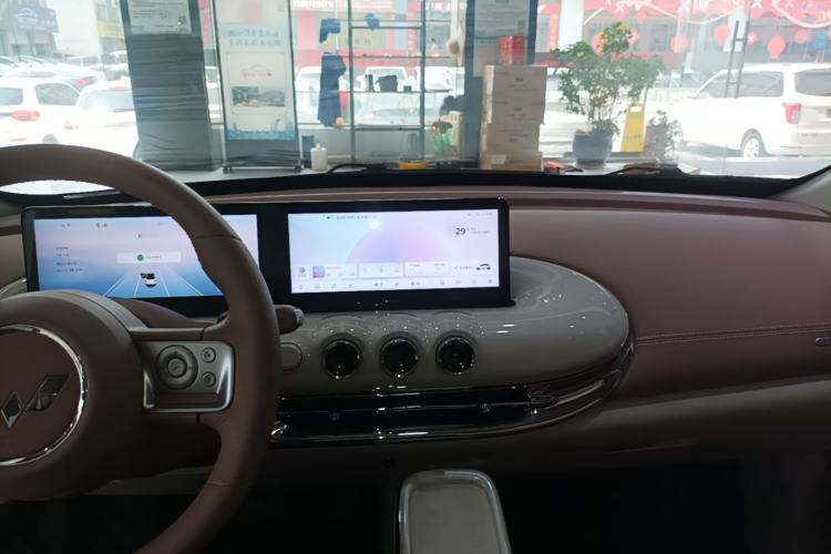 Used Wuling Bingo 2025 410 km Lingxi Deluxe Edition Center Console