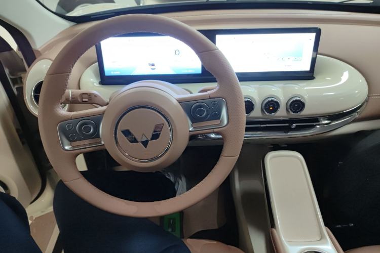 Used Wuling Bingo 2025 333 km Lingxi Deluxe Edition Center Console