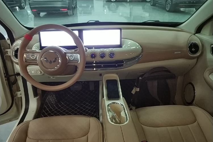 Used Wuling Bingo 2025 410 km Lingxi Deluxe Edition Center Console