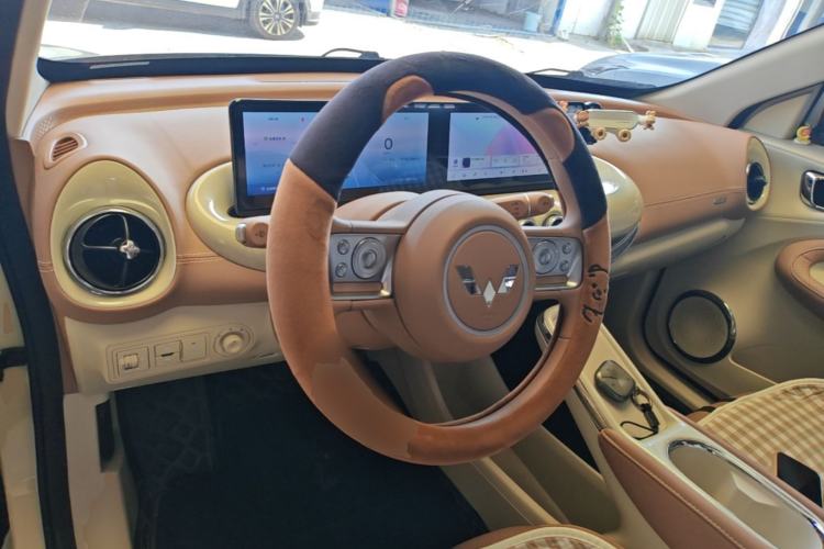 Used Wuling Bingo 2025 333 km Lingxi Connected Version Center Console