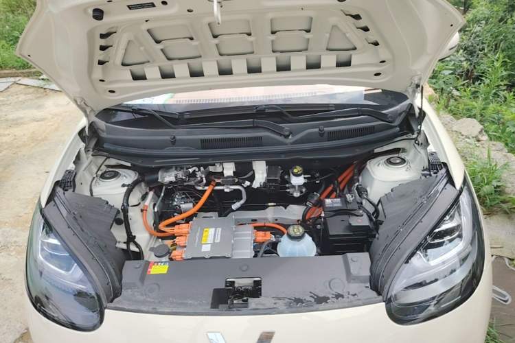 Used Wuling Bingo 2025 333 km Lingxi Connected Version Engine Bay