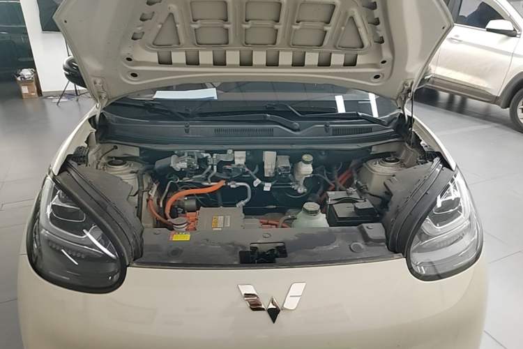 Used Wuling Bingo 2025 333 km Lingxi Connected Version Engine Bay