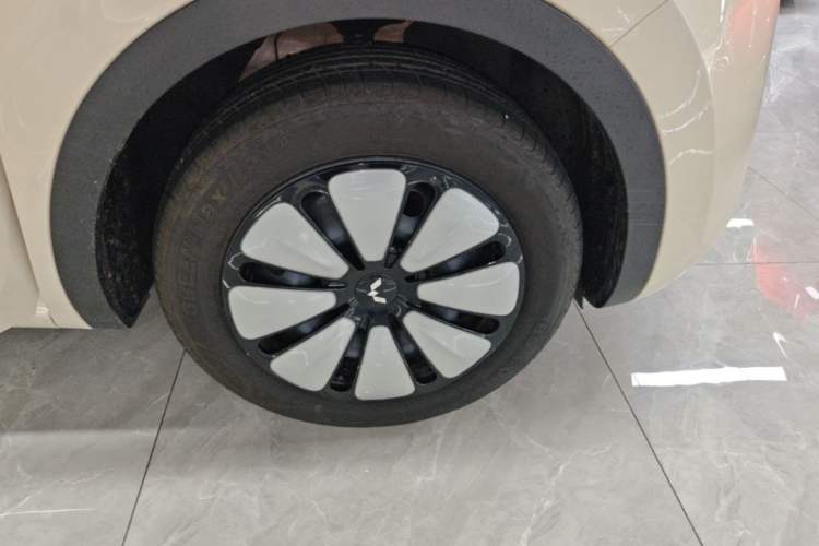 Used Wuling Bingo 2025 333 km Lingxi Connected Version Exterior 1