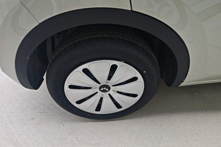 Used Wuling Bingo 2025 203km Light Edition Exterior 5