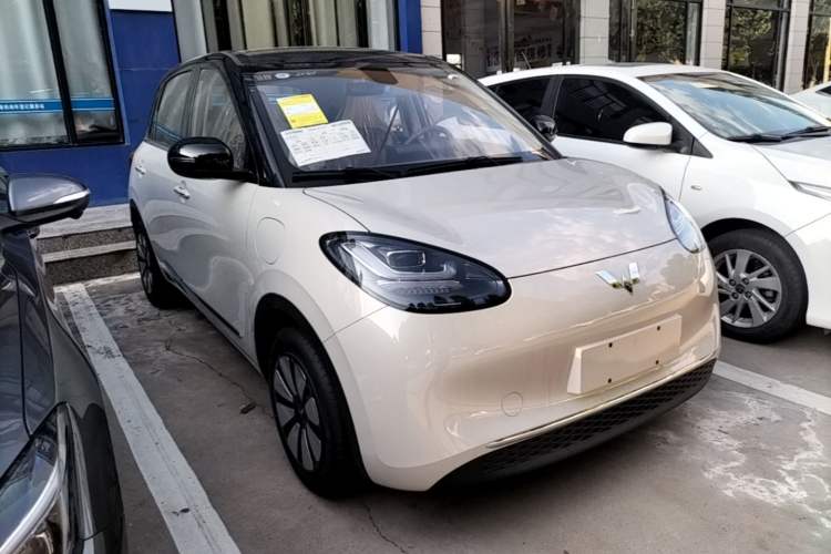 Used Wuling Bingo 2025 333 km Enjoyment Version Front Right 45 Deg