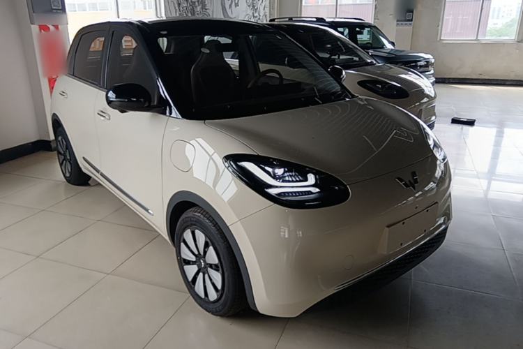 Used Wuling Bingo 2025 333 km Lingxi Deluxe Edition Front Right 45 Deg