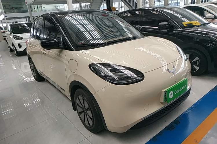 Used Wuling Bingo 2025 333 km Lingxi Deluxe Edition Front Right 45 Deg