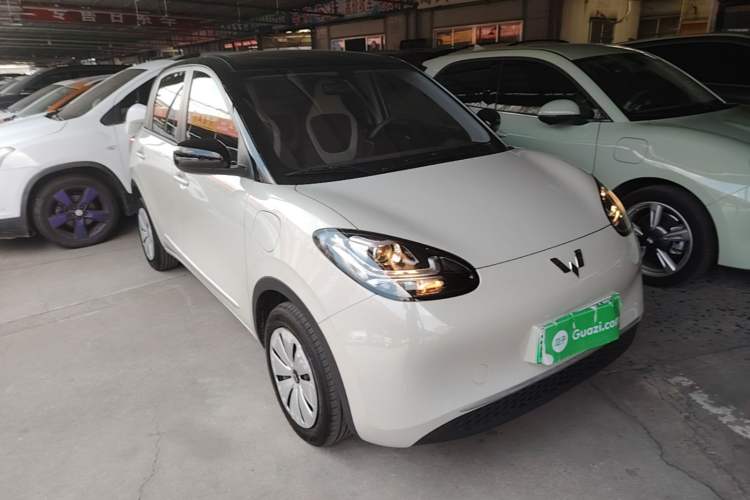 Used Wuling Bingo 2025 203km Light Edition Front Right 45 Deg