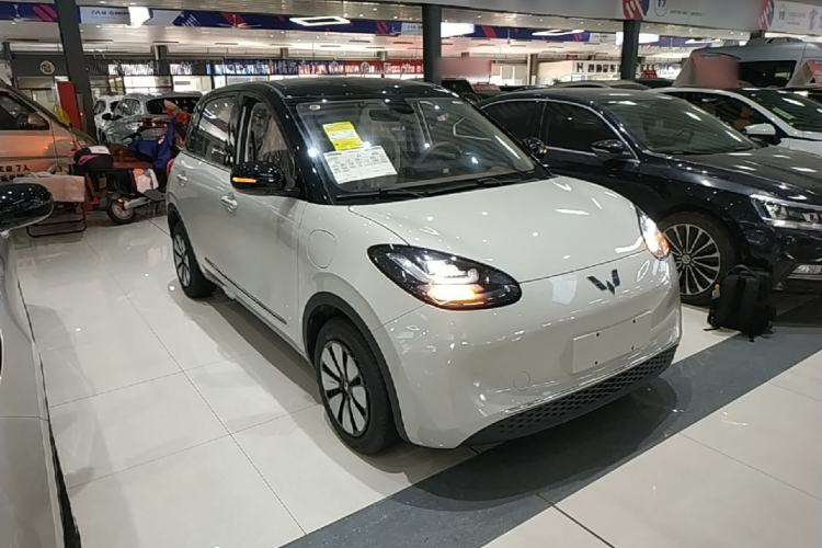 Used Wuling Bingo 2025 333 km Enjoyment Version Front Right 45 Deg