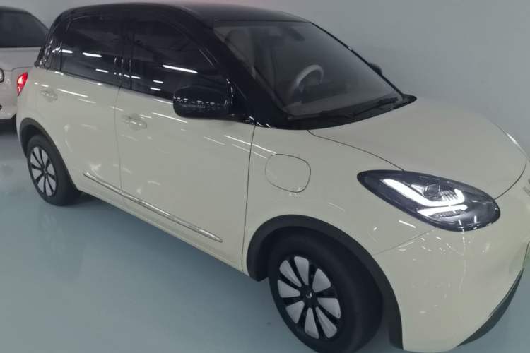 Used Wuling Bingo 2025 333 km Lingxi Connected Version Front Right 45 Deg