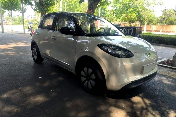 Used Wuling Bingo 2025 333 km Lingxi Connected Version Front Right 45 Deg