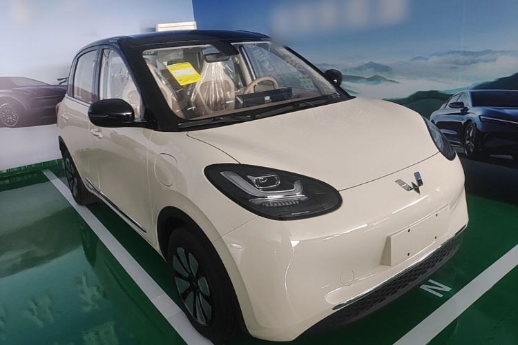 Used Wuling Bingo 2025 333 km Enjoyment Version Front Right 45 Deg