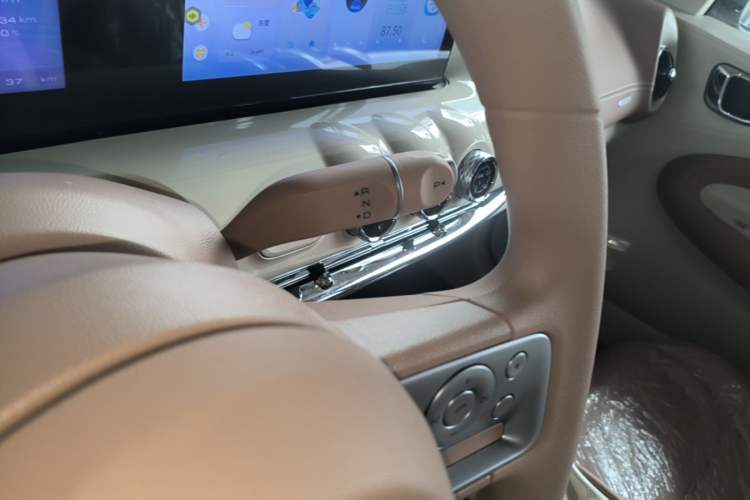 Used Wuling Bingo 2025 333 km Lingxi Connected Version Gear Lever