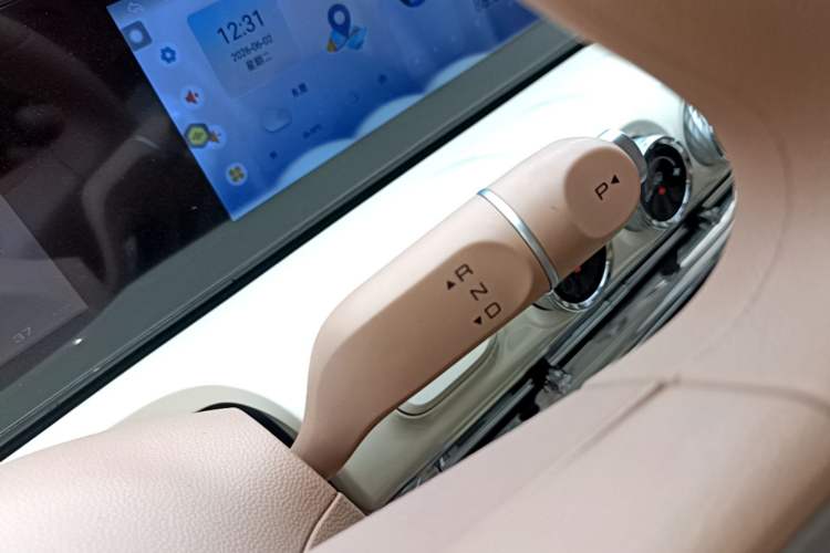 Used Wuling Bingo 2025 333 km Lingxi Connected Version Gear Lever