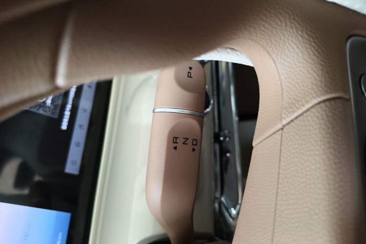 Used Wuling Bingo 2025 333 km Lingxi Connected Version Gear Lever