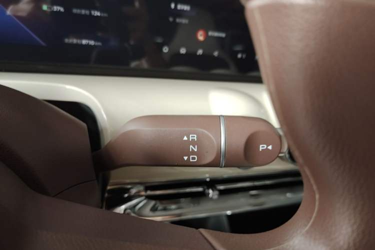 Used Wuling Bingo 2025 333 km Lingxi Connected Version Gear Lever