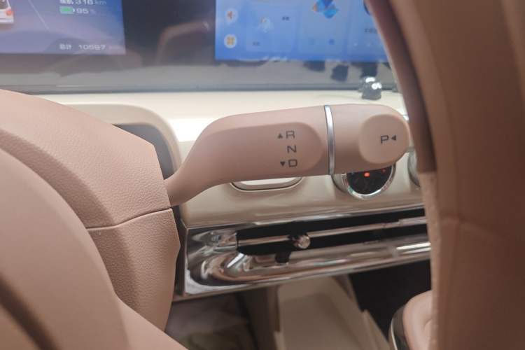 Used Wuling Bingo 2025 333 km Lingxi Connected Version Gear Lever