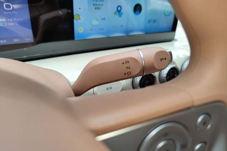 Used Wuling Bingo 2025 333 km Lingxi Connected Version Gear Lever