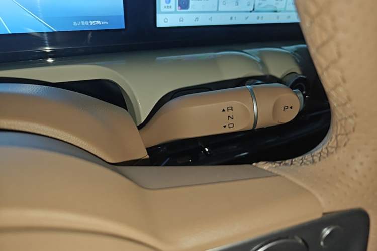 Used Wuling Bingo 2025 410 km Lingxi Deluxe Edition Gear Lever