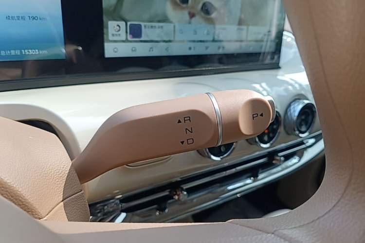 Used Wuling Bingo 2025 333 km Lingxi Connected Version Gear Lever