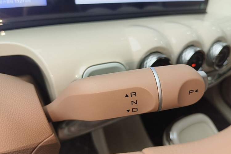 Used Wuling Bingo 2025 333 km Lingxi Connected Version Gear Lever