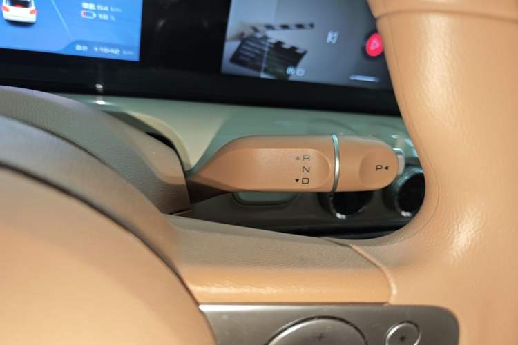 Used Wuling Bingo 2025 333 km Lingxi Connected Version Gear Lever