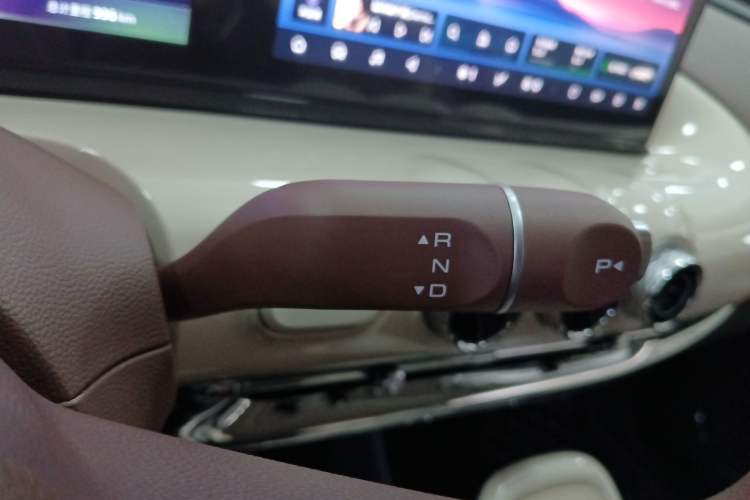 Used Wuling Bingo 2025 333 km Lingxi Connected Version Gear Lever