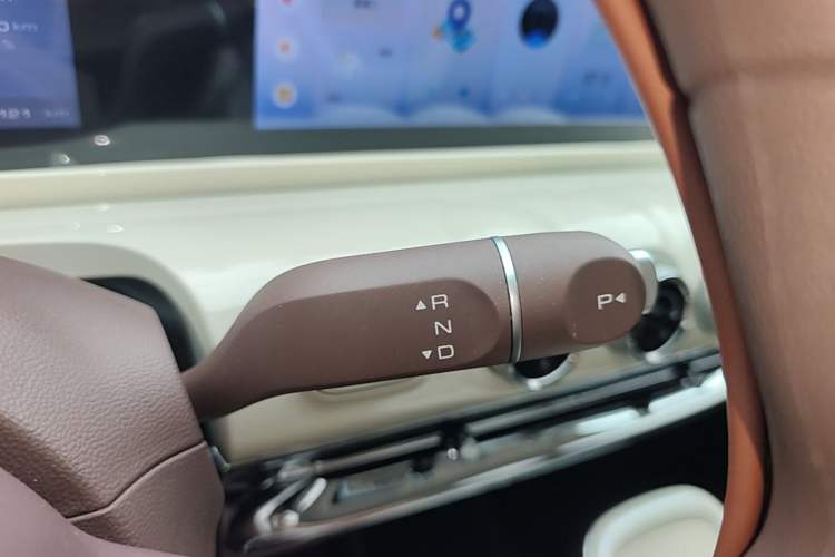 Used Wuling Bingo 2025 333 km Lingxi Connected Version Gear Lever