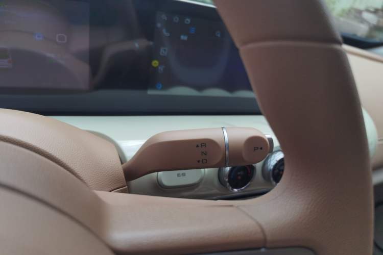 Used Wuling Bingo 2025 333 km Lingxi Connected Version Gear Lever