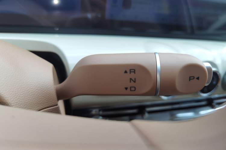 Used Wuling Bingo 2025 333 km Lingxi Connected Version Gear Lever