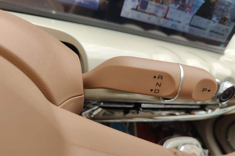 Used Wuling Bingo 2025 333 km Lingxi Deluxe Edition Gear Lever